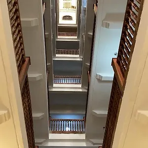 https://casaburg.cartagena-hotels.org